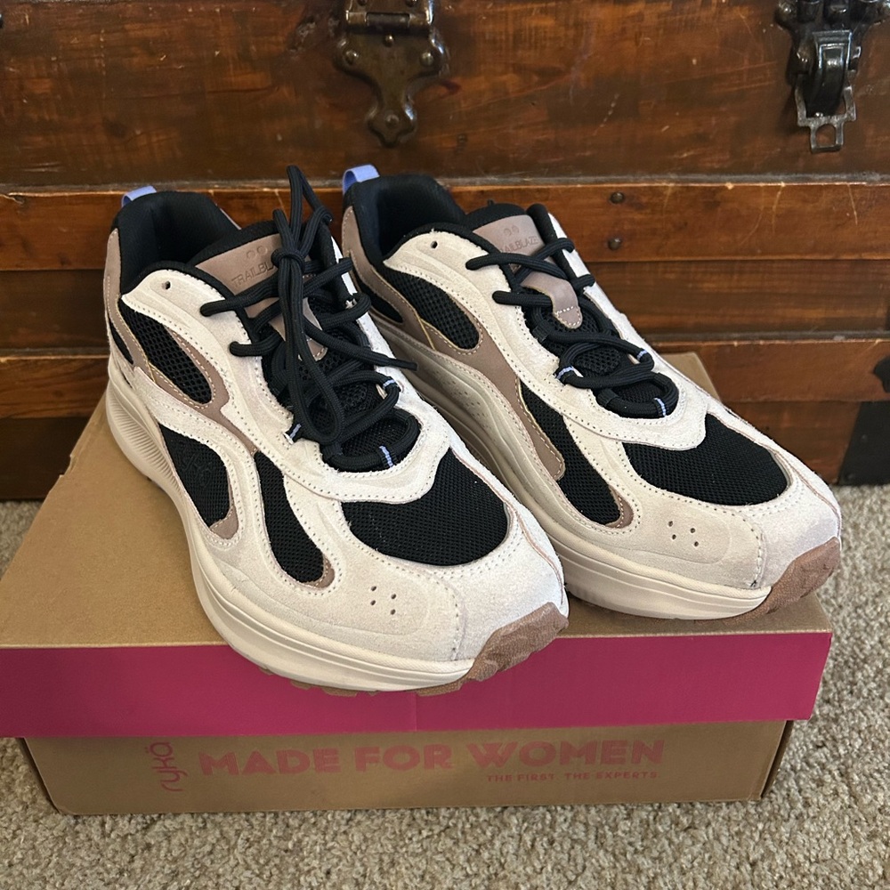 Ryka Women's Beige Black Athletic Sneakers